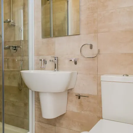 Spacious Brand New Hc Balcony 3 Bdr 2 Bth Bugibba Διαμέρισμα *