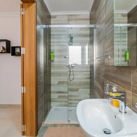 Spacious Brand New Hc Balcony 3 Bdr 2 Bth Bugibba Σεντ Πόλς Μπέι