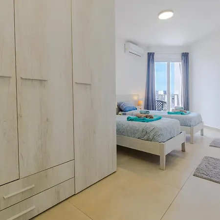 Spacious Brand New Hc Balcony 3 Bdr 2 Bth Bugibba Διαμέρισμα *