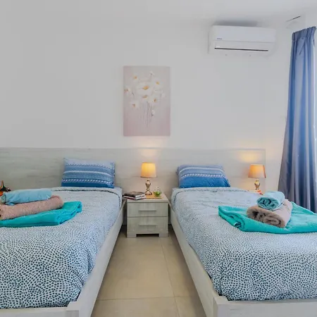 Spacious Brand New Hc Balcony 3 Bdr 2 Bth Bugibba Διαμέρισμα *