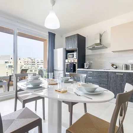 Spacious Brand New Hc Balcony 3 Bdr 2 Bth Bugibba Διαμέρισμα *