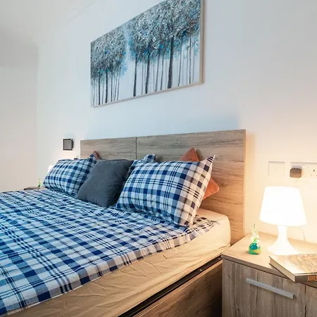 Spacious Brand New Hc Balcony 3 Bdr 2 Bth Bugibba Διαμέρισμα *