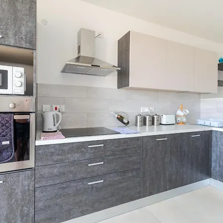 Daire Spacious Brand New Hb Balcony 3 Bdr 2 Bth Bugibba