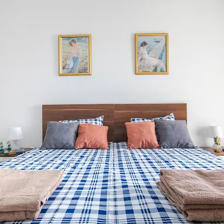 Spacious Brand New Hc Balcony 3 Bdr 2 Bth Bugibba Apartamento *