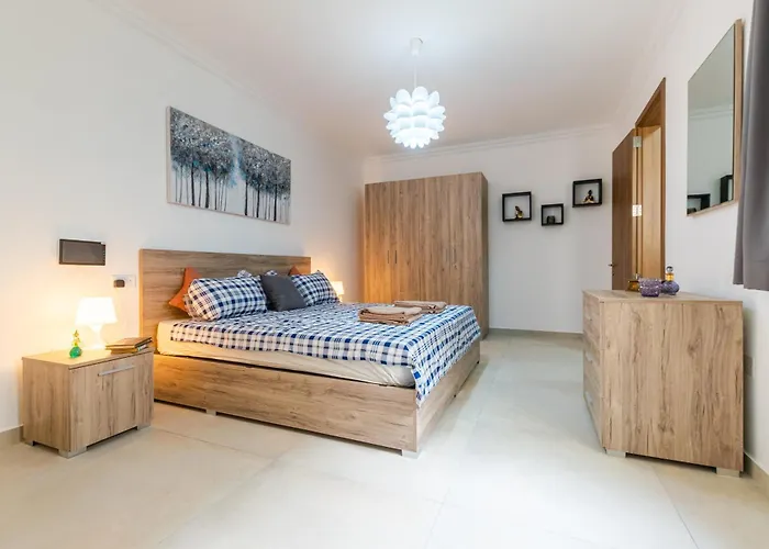 Spacious Brand New Hc Balcony 3 Bdr 2 Bth Bugibba *