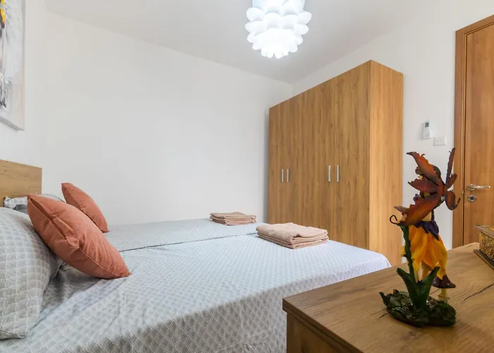 Spacious Brand New Hc Balcony 3 Bdr 2 Bth Bugibba * St. Paul's Bay